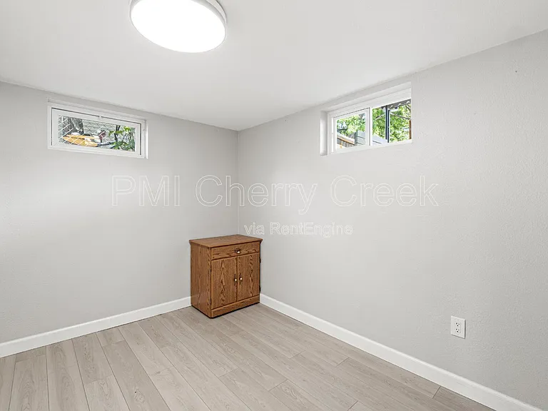 550 Winona Ct — Photo 20