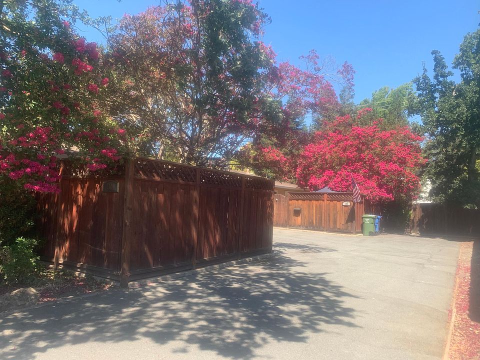 1st image of 109 Sierra Dr
