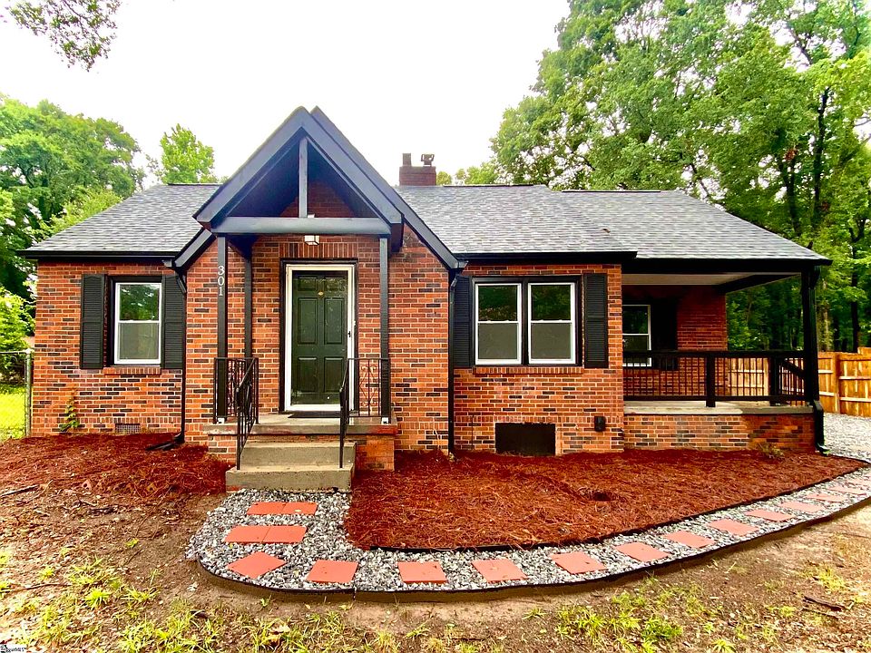 1st image of 301 Churchill Cir