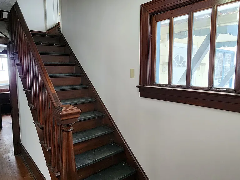 189 Jackson Ave — Photo 9