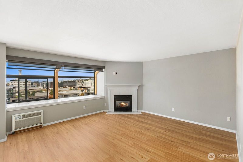 5th image of 150 Melrose Avenue E #504