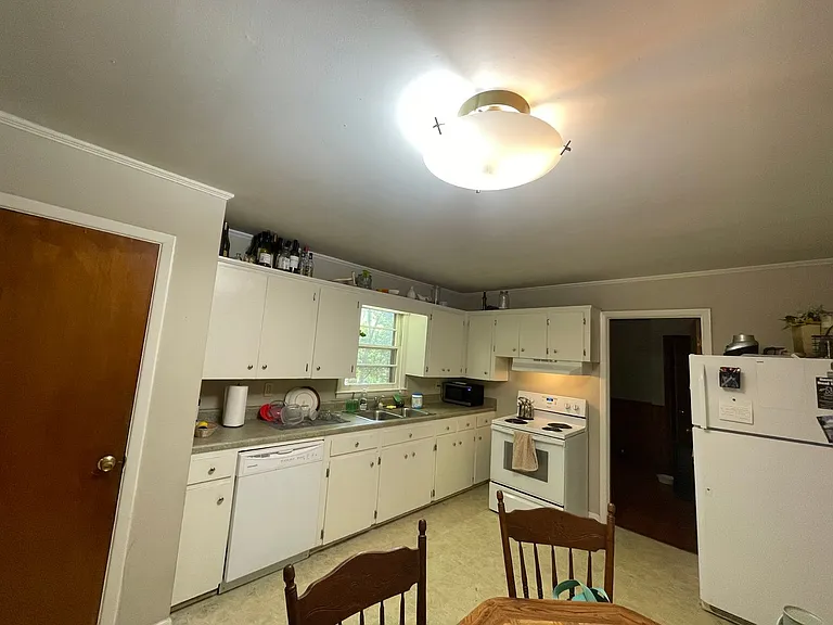 365 Knottingham Dr — Photo 6