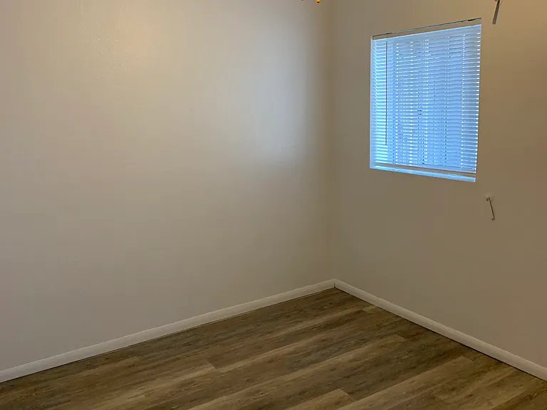 391 Garrett Ave — Photo 16