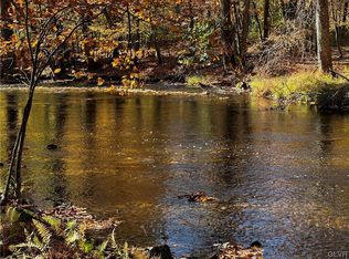 2773 Decker Rd, Bushkill, PA 18324