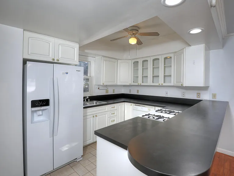 1513 De La Vina St #B — Photo 3