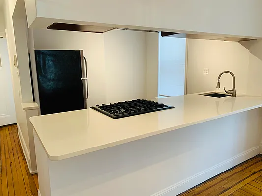 Rented by Flatiron Real Estate Advisors LLC | media 2