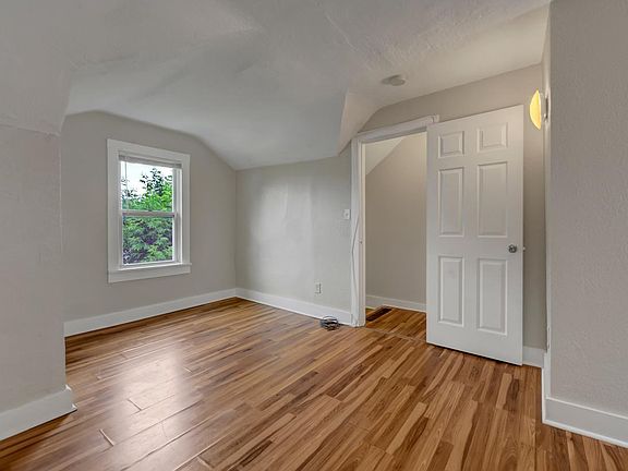 5th image of 2108 5th Ave N