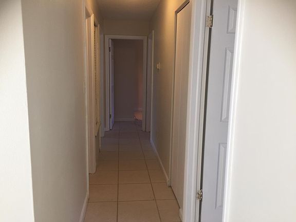 4 bedrooms off main hallway
