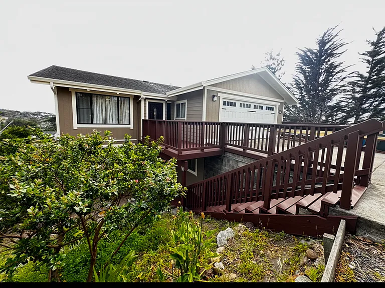 678 Admiral St — Photo 1