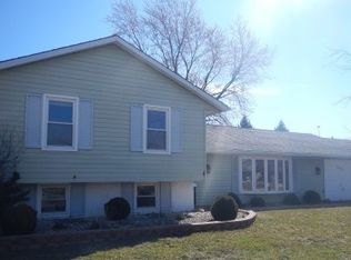 701 Cambridge Ave, Matteson, IL 60443