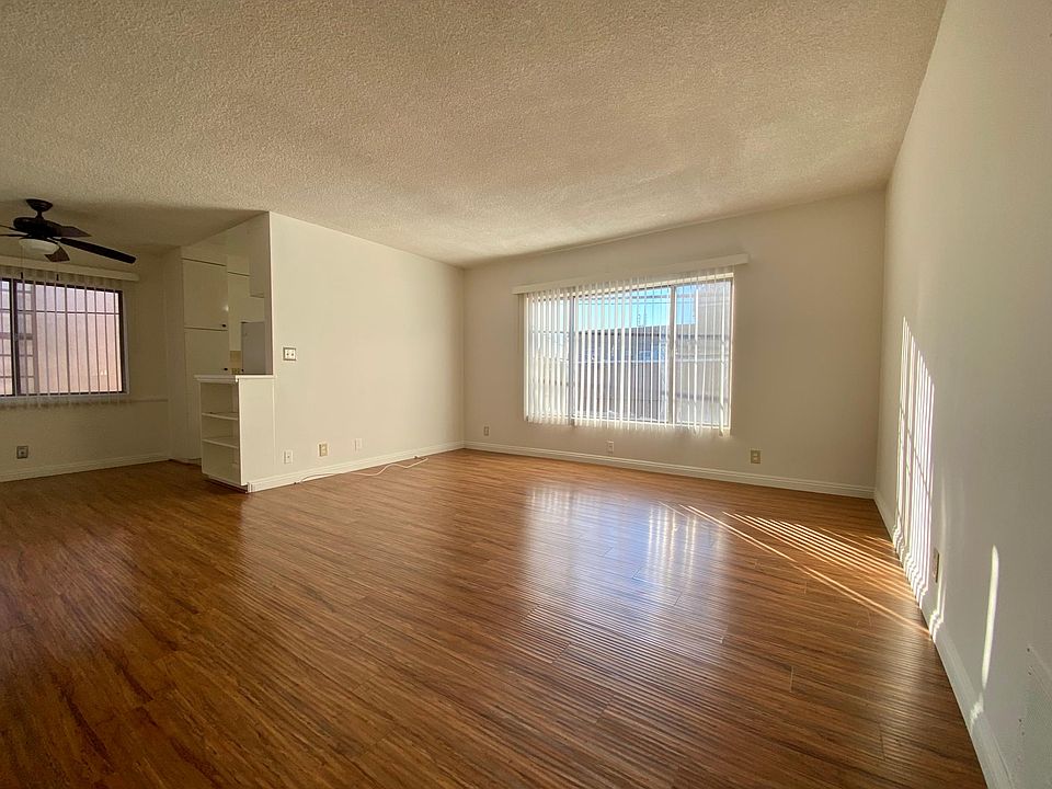 1st image of 10-717 N Sycamore Ave #10