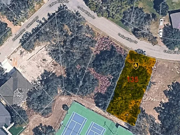 135 Cedar Ridge Dr, Rockport, TX 78382