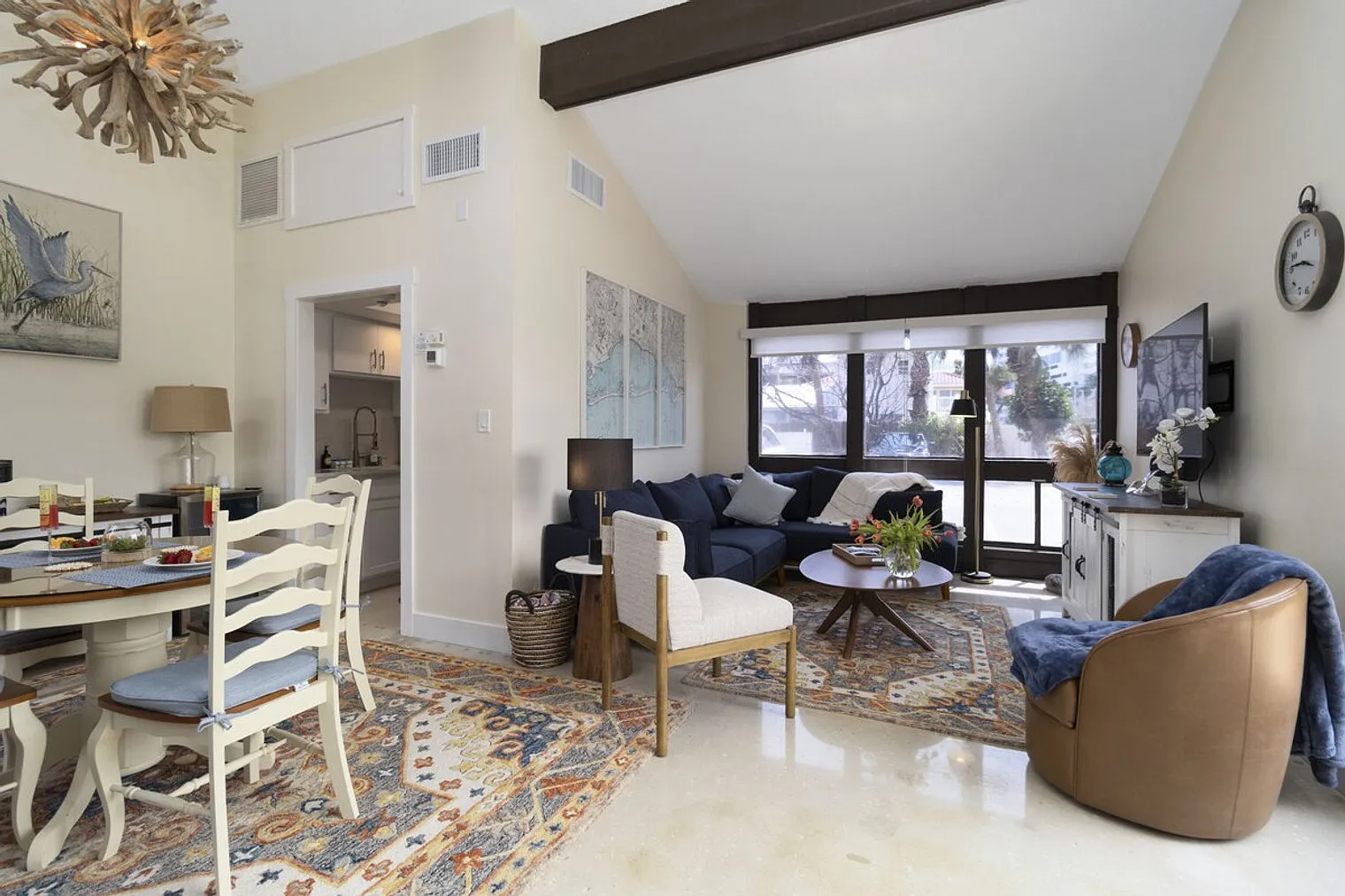 2 bed, 2.0 bath, $4,045 — Photo 3