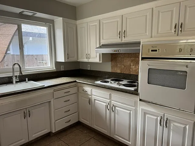 1163 26th Ave — Photo 2