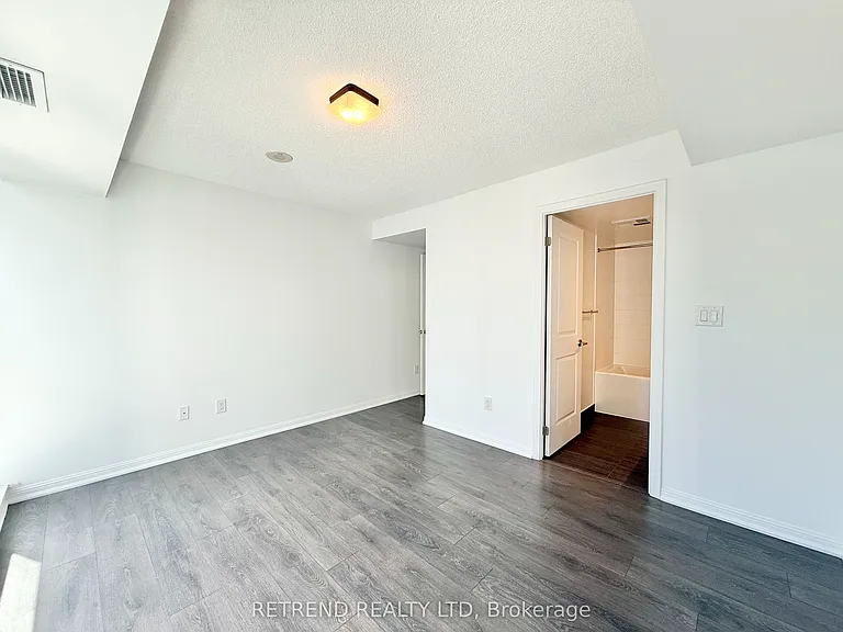 400 Adelaide St E #2204 — Photo 26