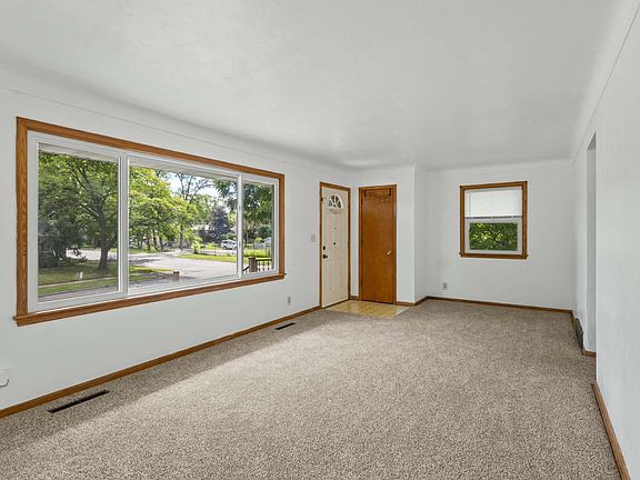 4th image of 1145 Herbert St