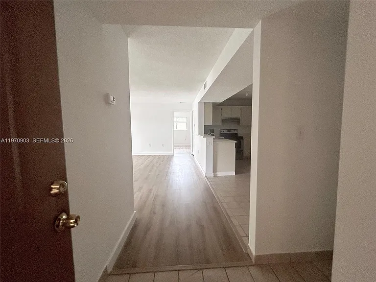 400 Palm Cir W #201 — Photo 13