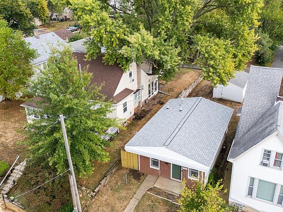 3rd image of 120 S Cedar Ave