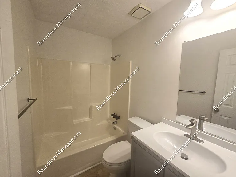 3172 Carmel Dr — Photo 15