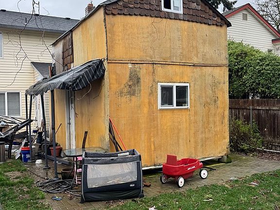 5th image of 4019 NE 136th Ct