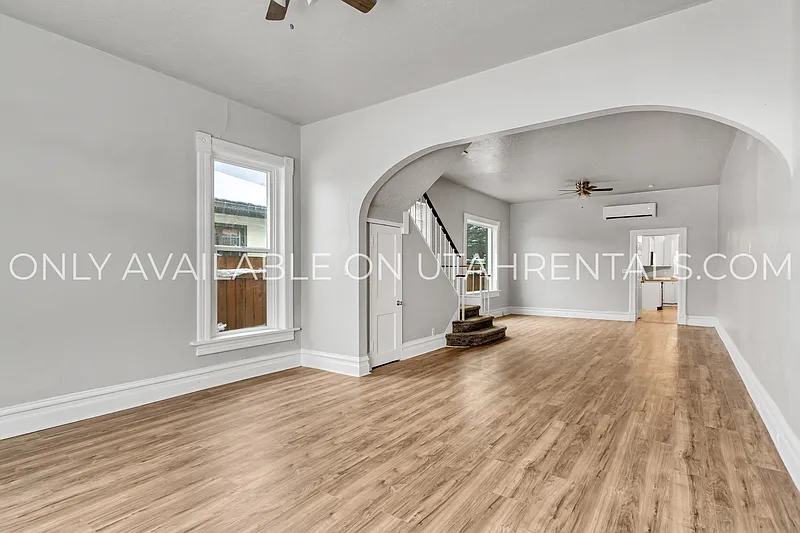 3 bed, 2.0 bath, 1200 sqft, $1,650 — Photo 2