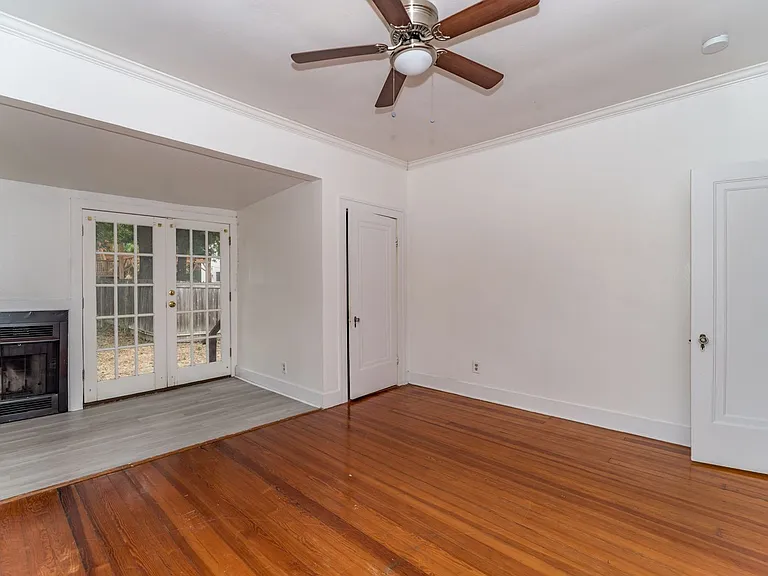 469 E Magnolia Ave — Photo 16