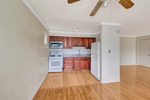 5704 Seymour Ave #10 Photo 1