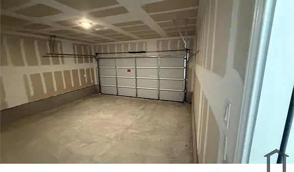 4 bed, 1700 sqft, $2,250 — Photo 3