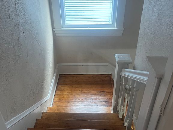 5th image of 839 Marshall Ave SW #B