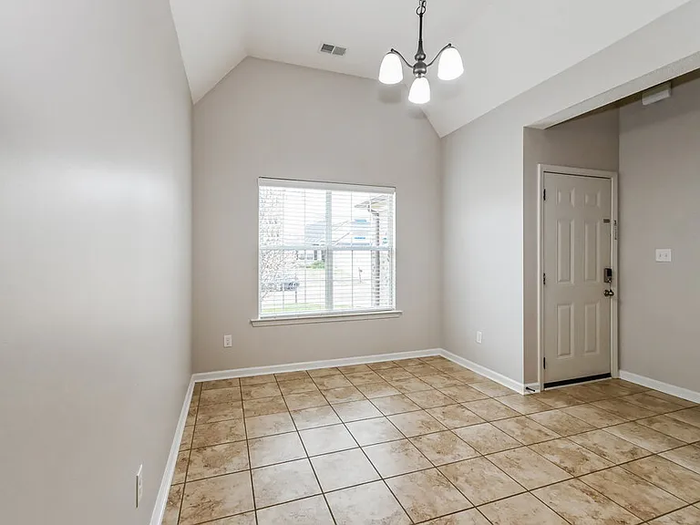 7852 Ridgedale Dr — Photo 6