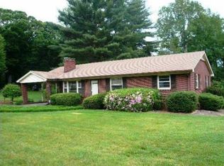 116 Oak Summit Rd, Winston Salem, NC 27105