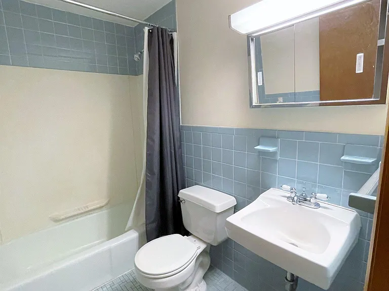 124 Main St #11 — Photo 8