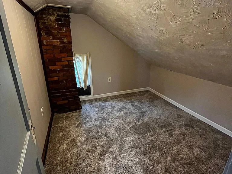 233 Superior St — Photo 29