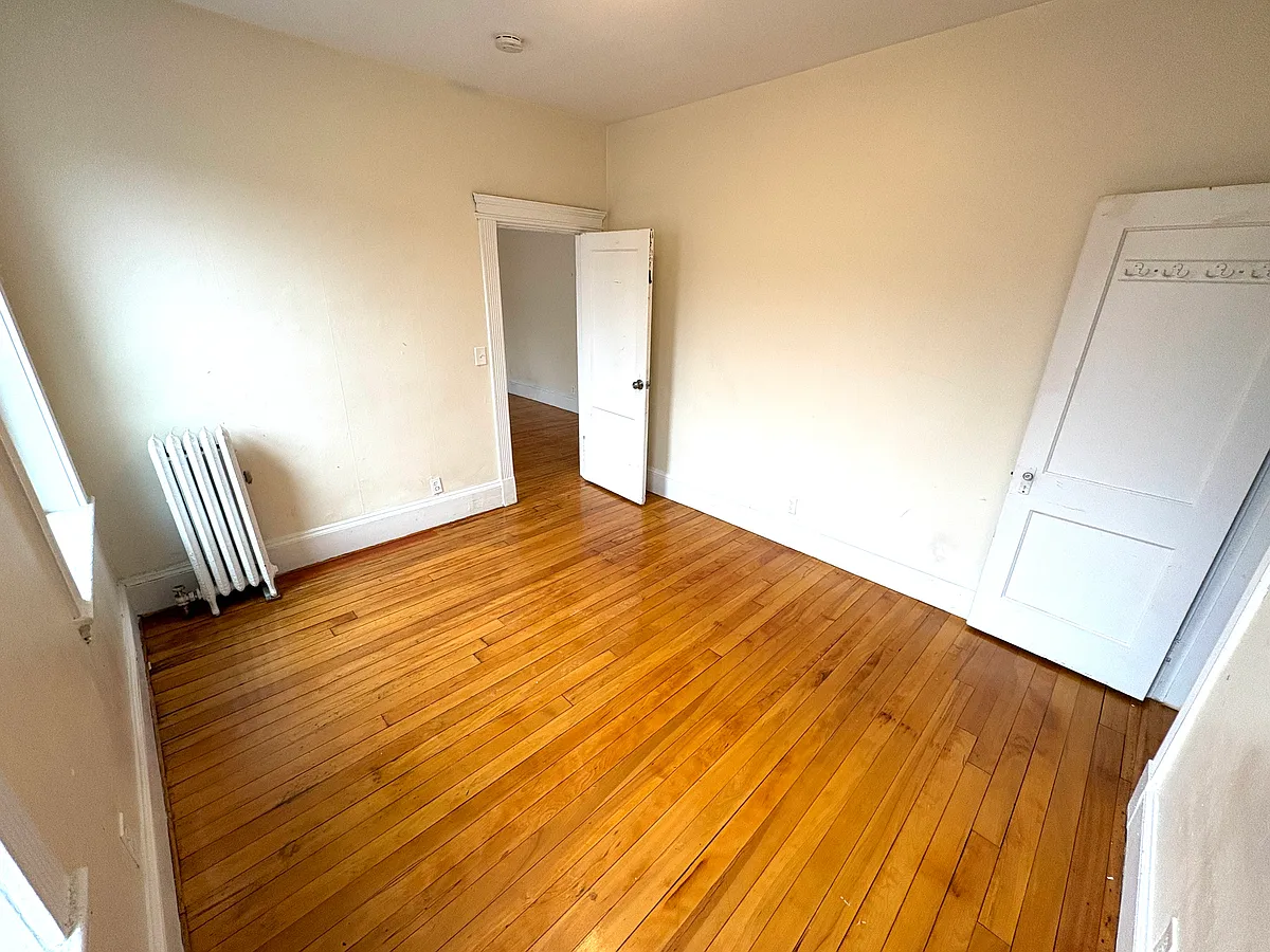 Building Photo - 219 Harvard Ave #4