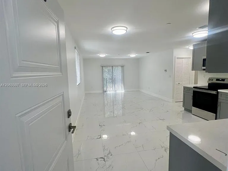 1860 NW 19th St #203 — Photo 3