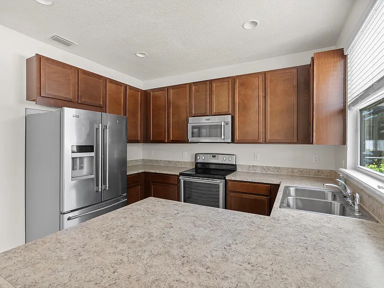 3851 Aubrey Ln — Photo 9