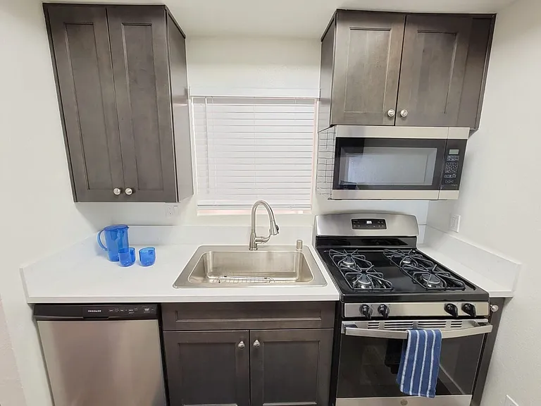 The Flats At Studio City - Darbyridge, Lp — Photo 4