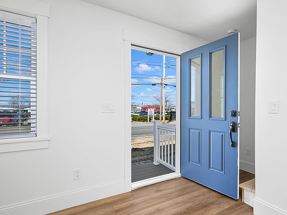 2nd image of 68 Yarmouth Rd