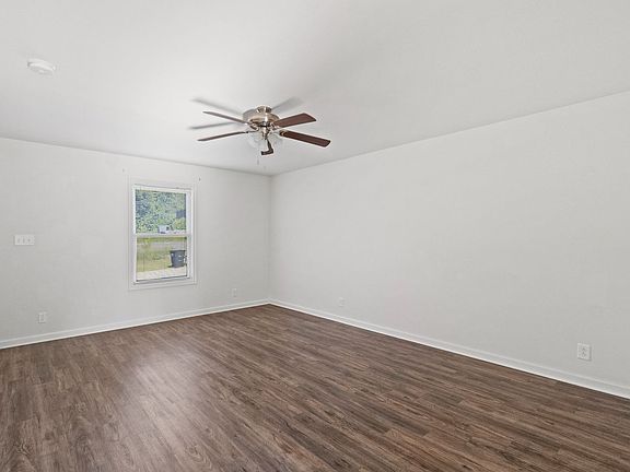 5th image of 429 Jack Miller Blvd #A