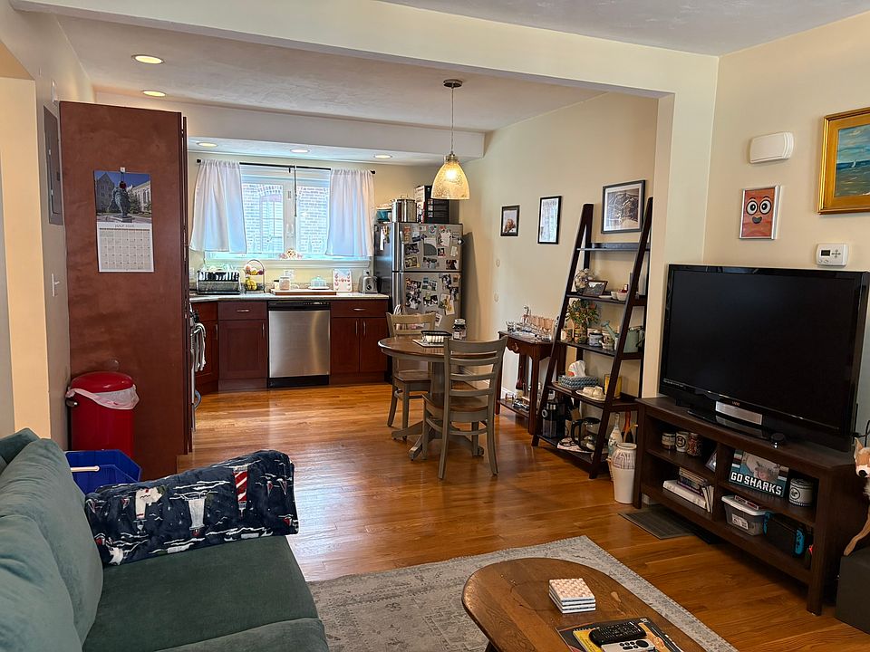 1st image of 18 Cottage Park Ave #1