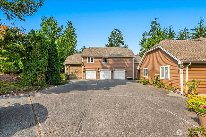 5th image of 3836 Bay Lane
