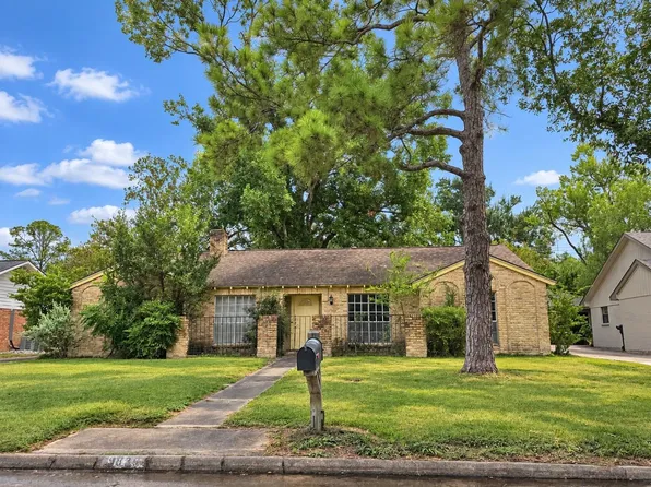 9835 Moorberry Ln, Houston, TX 77080