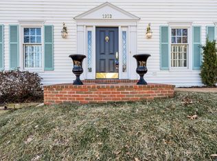 1232 De Noailles Dr, Ballwin, MO 63011