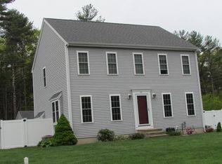 19 Wildflower Ln, Middleboro, MA 02346