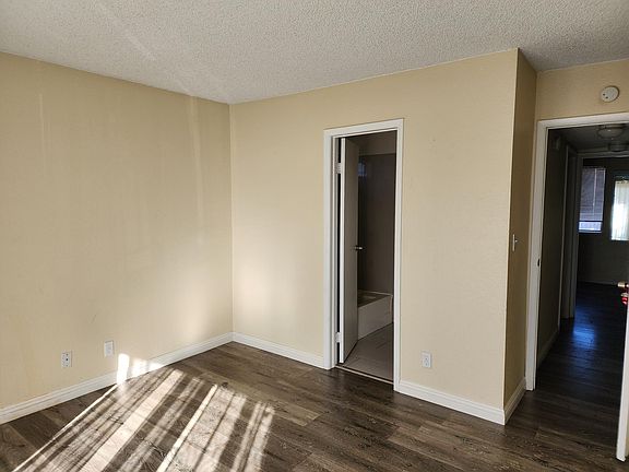 4th image of 4744 Elk Springs Ave APT D