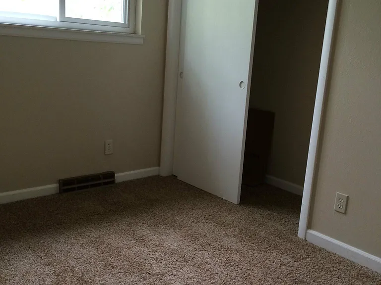 1438 Linden St — Photo 10