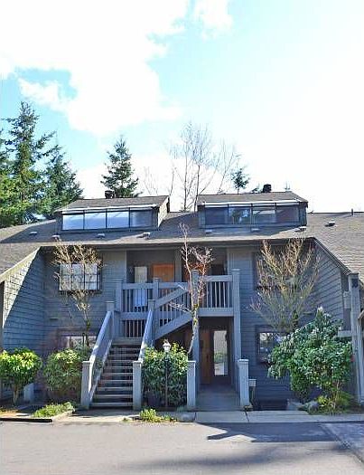 Remodeled Bellevue Condo