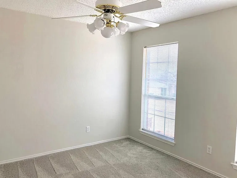 11112 Newport Dr — Photo 30