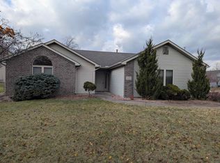 417 Rampart Dr, Fort Wayne, IN 46845