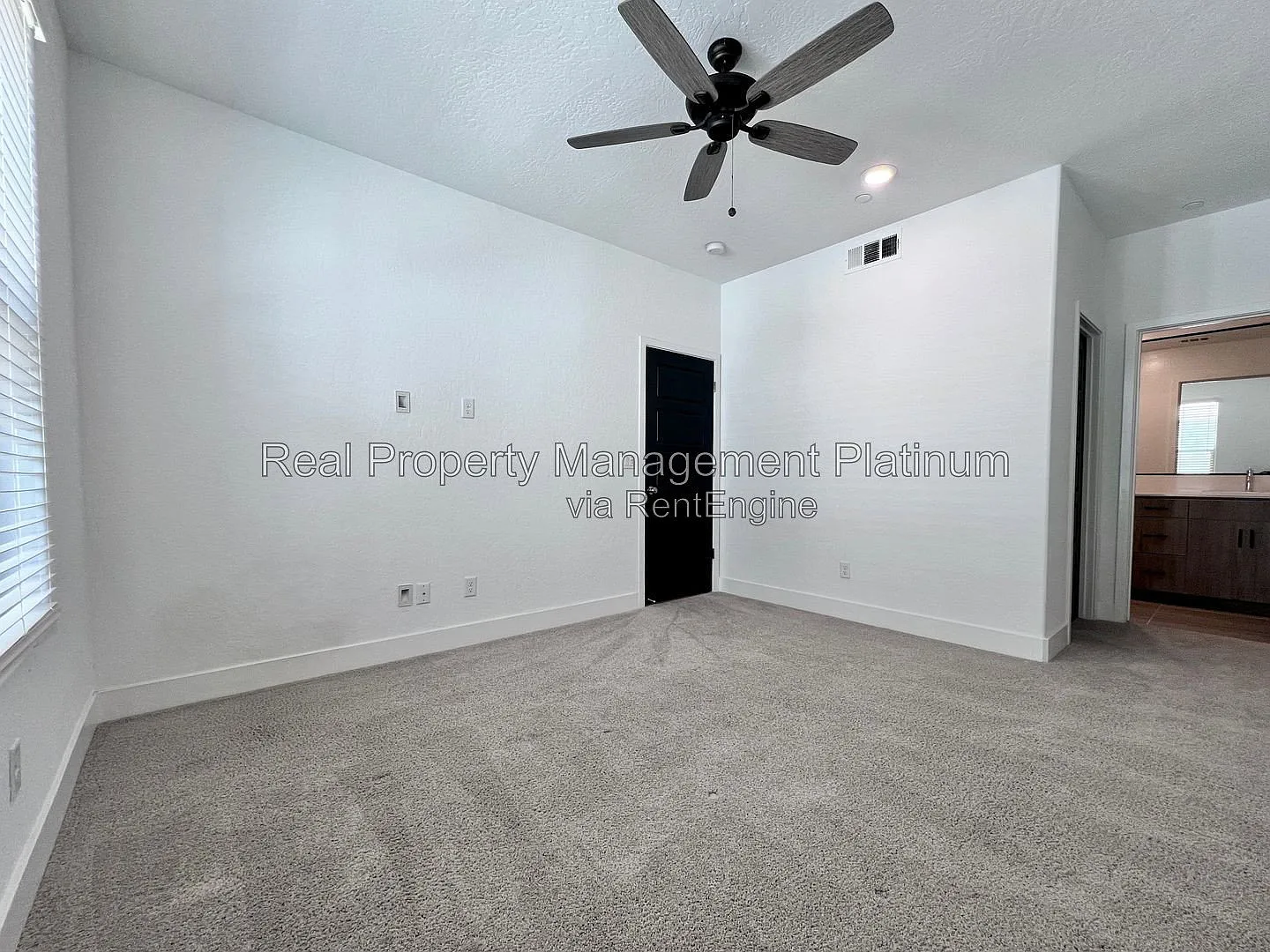3 bed, 2.0 bath, 1383 sqft, $2,495 — Photo 4